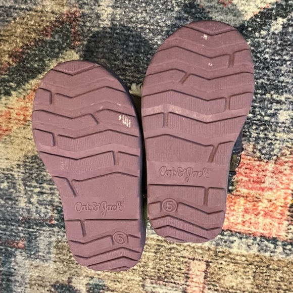 Cat & Jack Toddler Girls' Katrina Fashion Boots Iridescent Size 5 - Picture 4 of 7